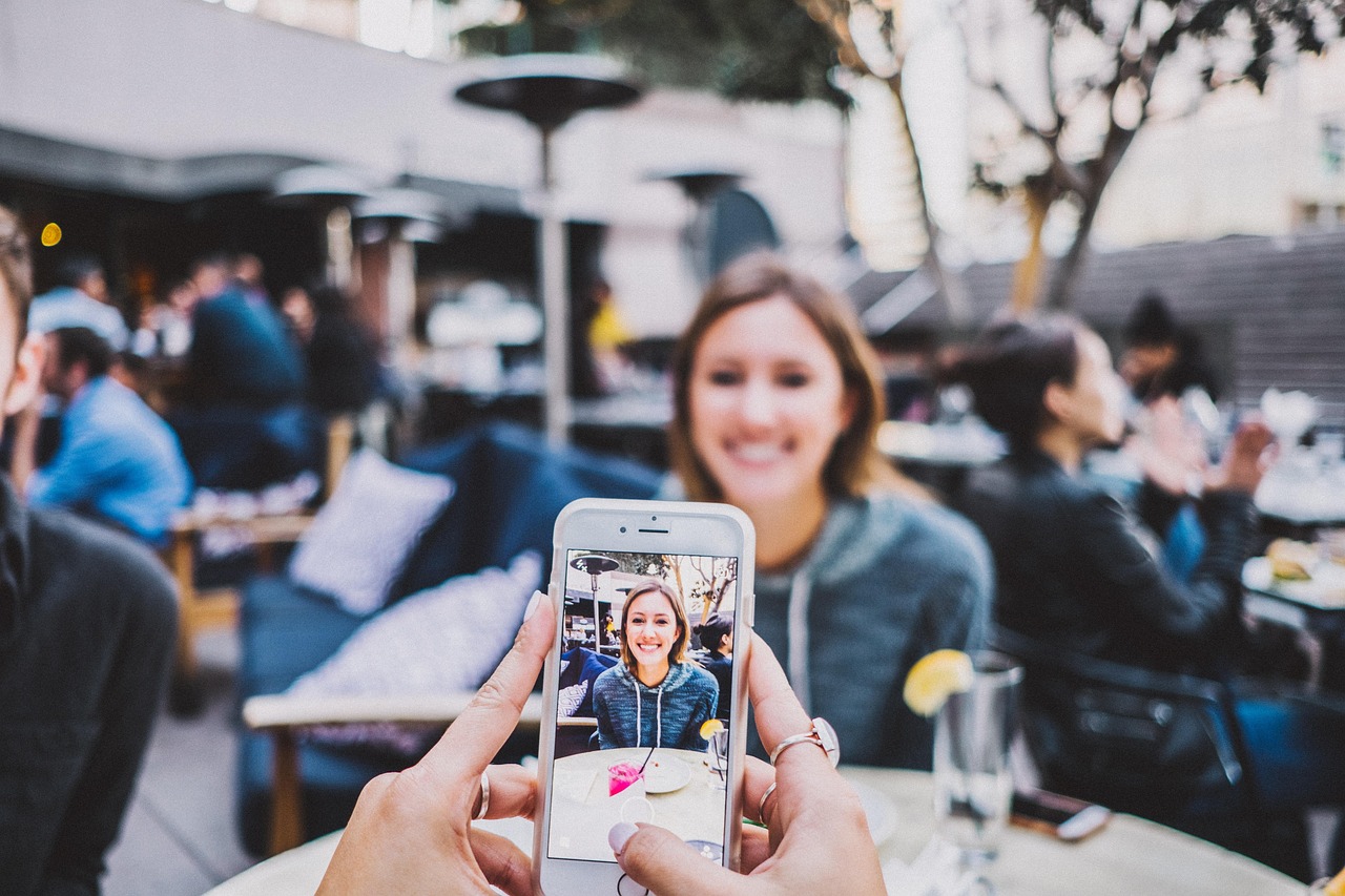 スマートフォンを使って子どもが写真を上手に撮るコツは？