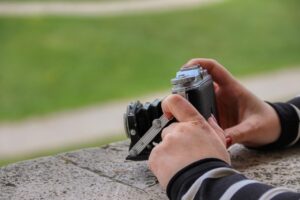 子ども写真をスマホで保存する方法は？